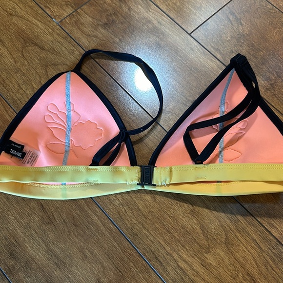 Triangl bathing suit - Picture 6 of 9